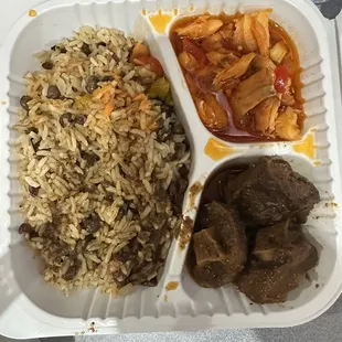 Rabo (Oxtail) Moro de guandules y bacalao.