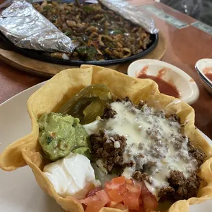 Fajitas and taco salad - YUMMM!