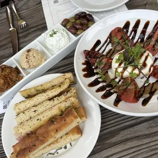 Spreads, Burrata Caprese