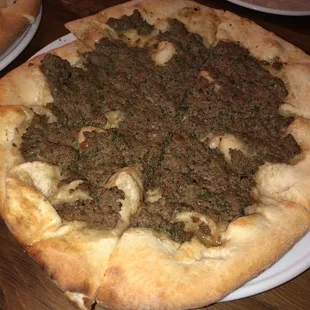 Lahmeh B&apos;ajeen (meat pie)