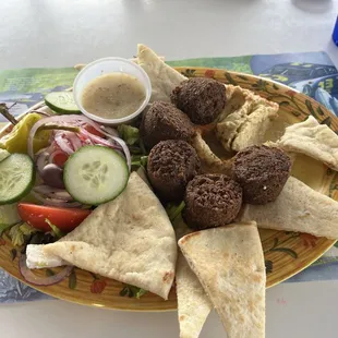 Falafel platter