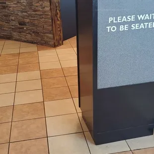 10 minutes standing at the door Jessica completely ignored us.  Nichole finally acknowledged us.