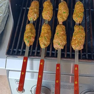 Full Tang. Flat Blade. Hot Rivets. 4.5/5