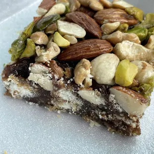 Date and nut bar
