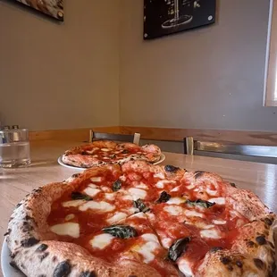 The best italian restaurant, especially the pizza napoletana!  5