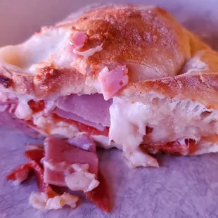 Regular Stromboli (pepperoni, ham, mozzarella)