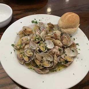 Baby clams appetizer