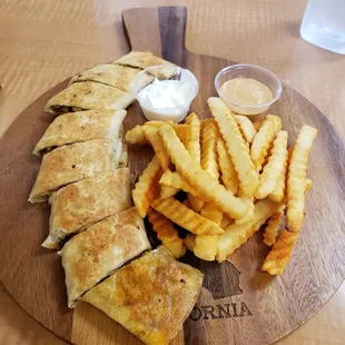 CHICKEN SHAWARMA w/ Fries