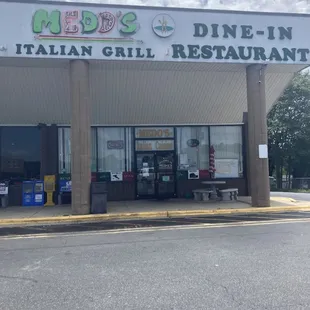Medo's Italian Restaurant      Voted Randolph County's #1 Favorite Italian Restaurant!