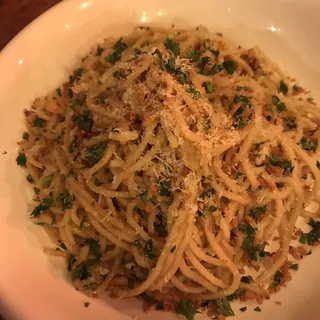 Mad for Garlic Noodle