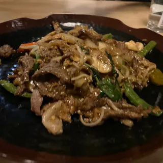 B2. Thai Spices Beef Noodle Soup