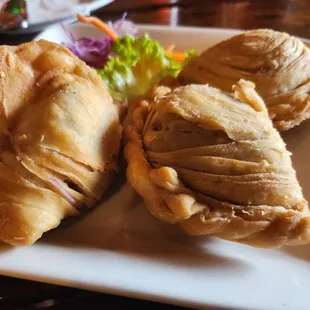 Curry Puff&apos;s 3 smiles