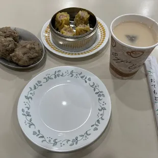 Beef balls and Shiu Mai with Milk Tea