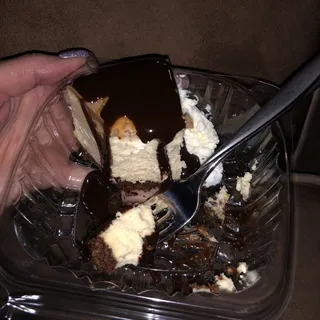 Peanut Butter Cup Cheesecake
