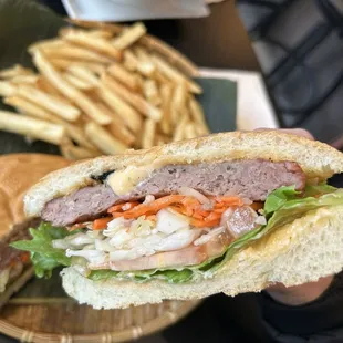 Banh mi burger