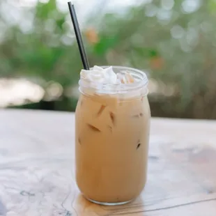 Iced vanilla latte
