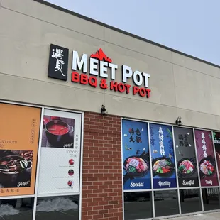 ramen and noodles, outside