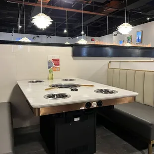 sushi and sashimi, interior