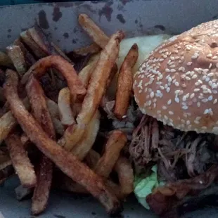 Loaded pork sandwich 10 $