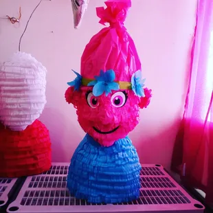 Trolls piñata