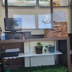 the inside of a fast food restaurant