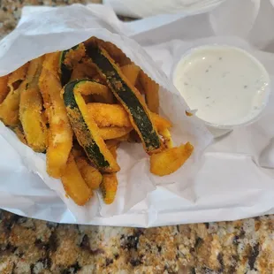 Fried Zucchini Sticks:  unusually soggy, but was still flavorful, 2.5/5 stars.  The ranch was creamy and slightly tangy, 3.5/5.