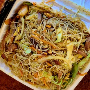 Singapore stir fry noodles