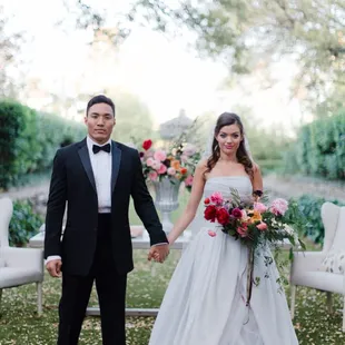 Secret Garden wedding - Photo by Jennefer Wilson, Gown by Vera Wang, Floral byu The Southern Table, Rentals by Fauxcades