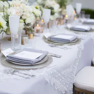 Wedding design by Columbus, Ohio destination wedding planner Meggie Francisco. PC: The Mamones.