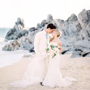 Dallas Destination Wedding - Cabo San Lucas - Wedding Planner: Meggie Francisco - Photo by Lauren Peele