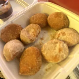 Widgets (half cinnamon, half plain)