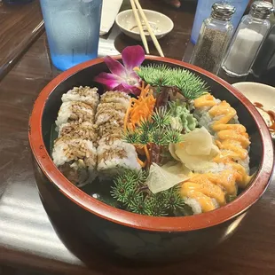 SHRIMP TEMPURA ROLL (8PCS) CALIFORNIA ROLL (8PCS)