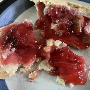 &quot;Strawberry/rhubarb pie.&quot; Mostly sugary, starchy goo.