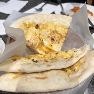 GARLIC NAAN