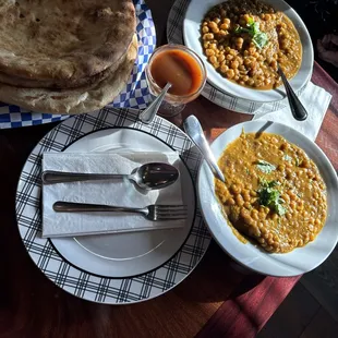 Chana masala, daal masala, and naan
