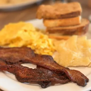 Mehri's Cafe and Bakery