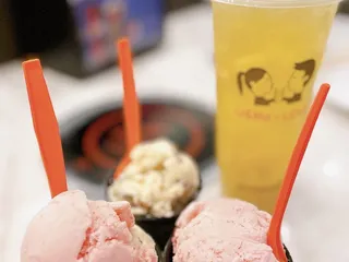 U & Me Revolving Hot Pot