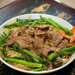 P6. Pan Fried Noodles with Fresh Sliced Beef