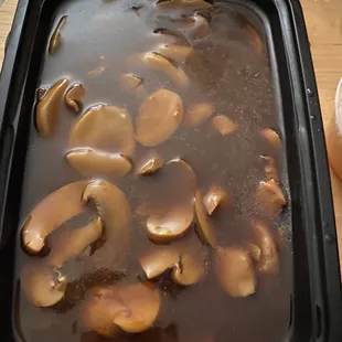 Mushrooms with Oyster Sauces... more like with oyster sauce soup... nasty and bland