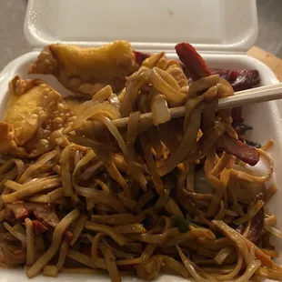 21. Boneless Ribs, Crab Rangoon and Pork Lo Mein  Beware not normal lo mein noodles and bland