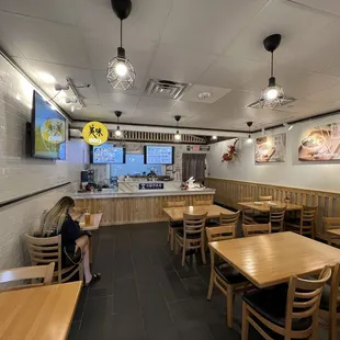 sushi and sashimi, interior