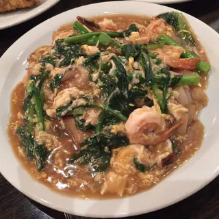 Shrimp Flat Rice Noodle with Gravy