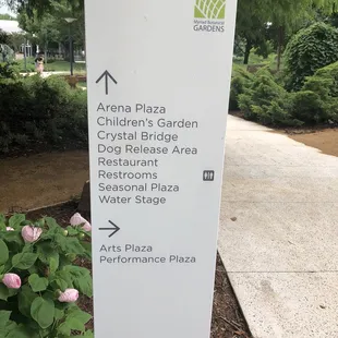 Meinders Garden:  Signage