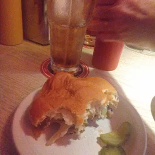 Burger w/ sauerkraut