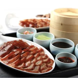 Meizhou Roast Duck served with steamed crepes