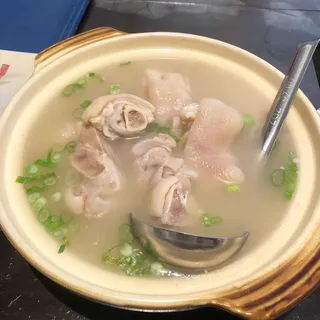 Pigs Trotter Soup with Soy Beans