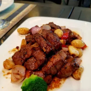 Sauted Diced Beef Filet with Black Pepper