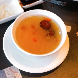 White Fungus Stew with Pear and Date Palms