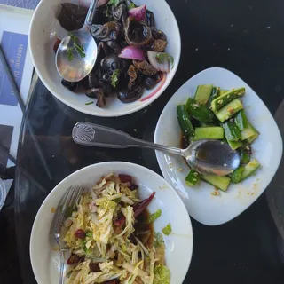 Chinese Cabbage Salad With Shredded Jellyfish