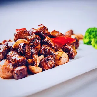 Sauteed Diced Beef Filet With Black Pepper